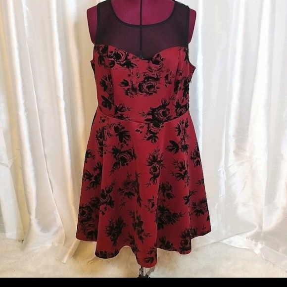 Trixxi Dresses & Skirts - Trixxi Red Floral Midi Dress (size 2X)